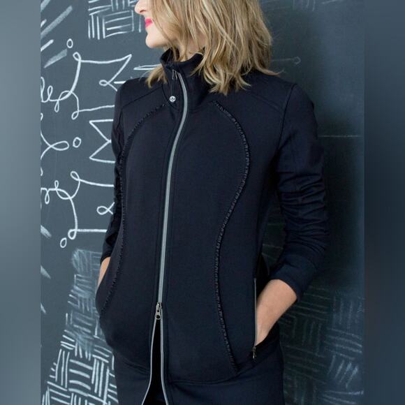 Lululemon Nice Asana Funnel Neck Athletic Mid-Layer Ruffle Jacket In Black Sz 4 - Picture 3 of 16